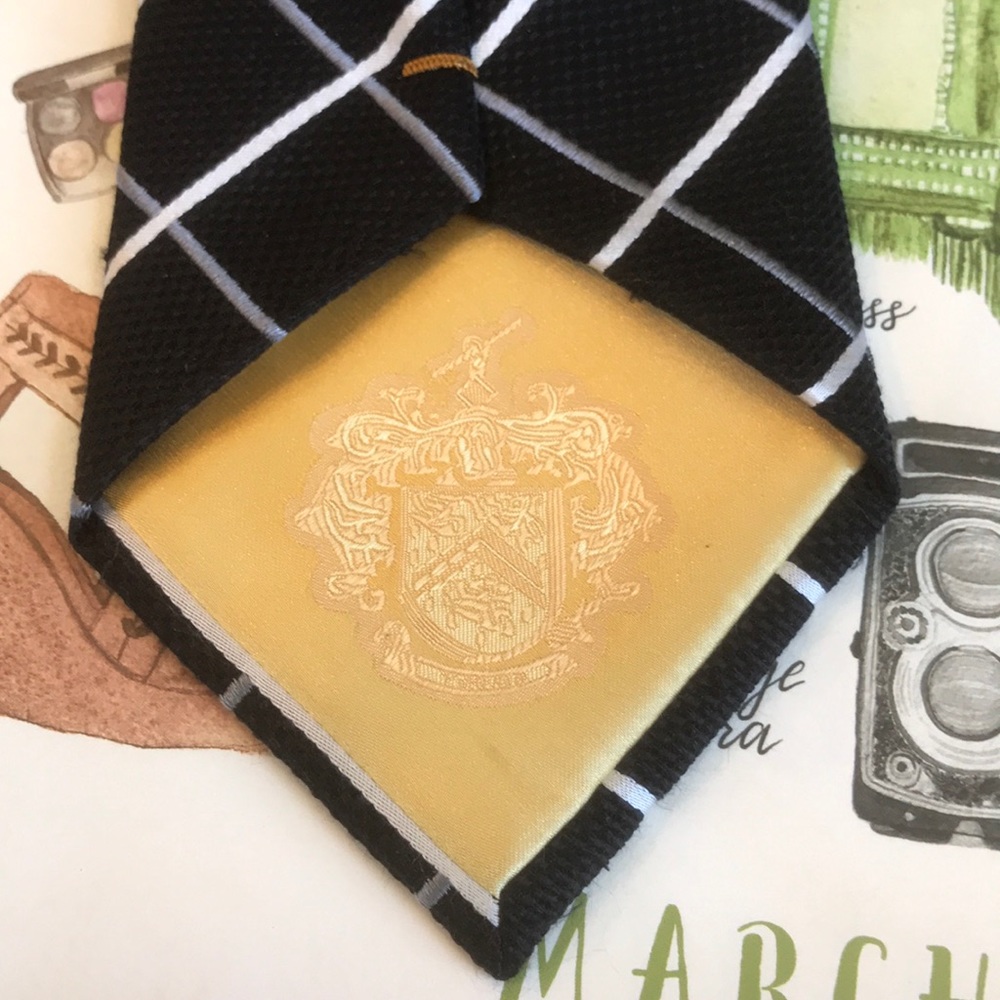 Authentic Donald Trump Tie - Picture 6 of 11
